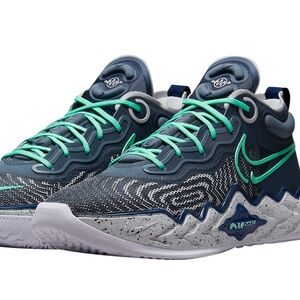 Nike Air Zoom GT Run in Navy/Mint size 12
